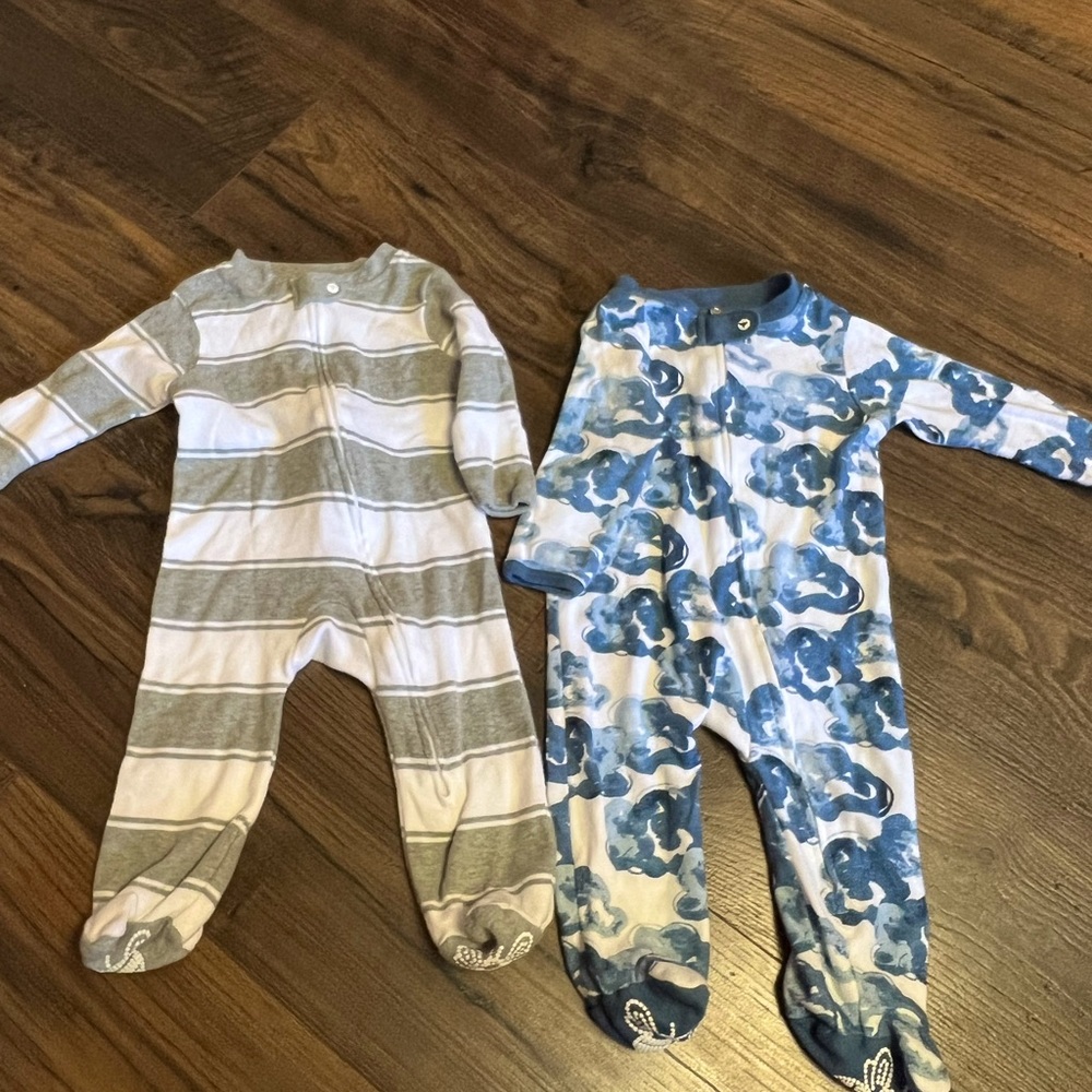 Burt’s Bees 🐝 Footie Bundle